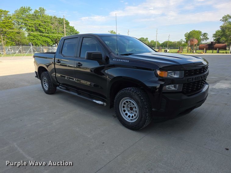 image for item FI0950 2020 Chevy Silverado 1500 Crew Cab pickup truck