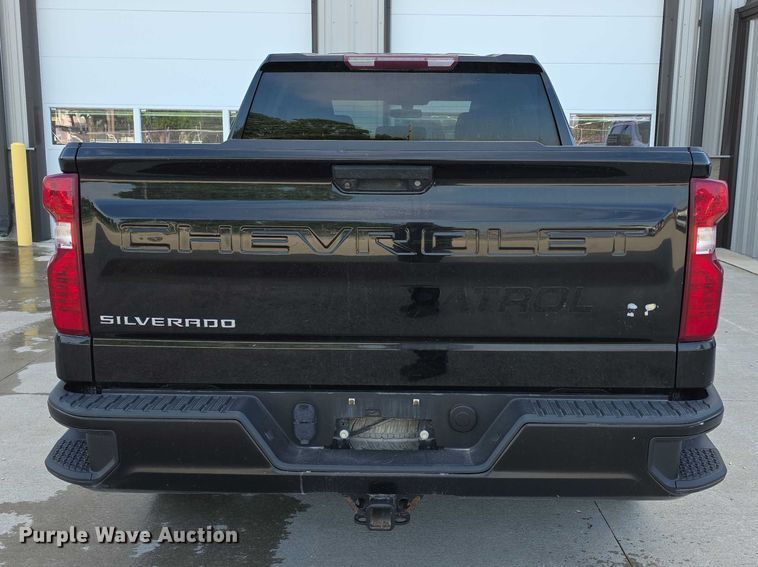 image for item FI0950 2020 Chevy Silverado 1500 Crew Cab pickup truck