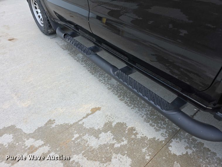 image for item FI0950 2020 Chevy Silverado 1500 Crew Cab pickup truck