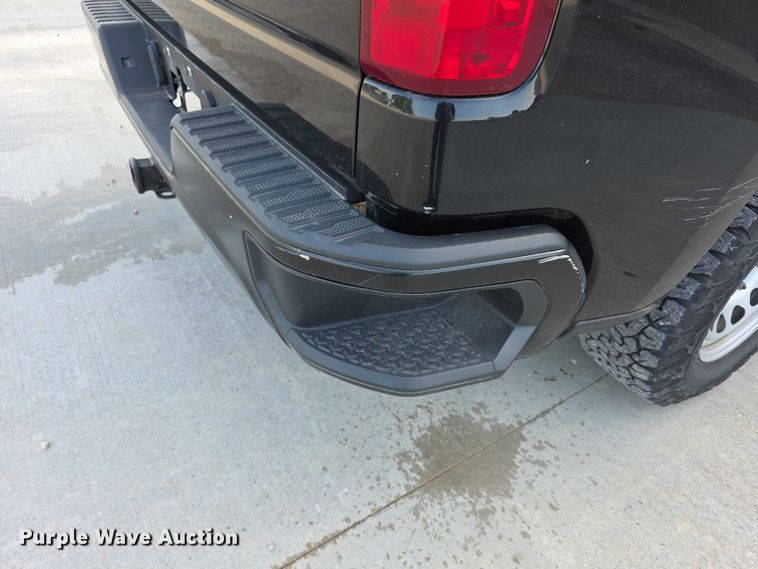 image for item FI0950 2020 Chevy Silverado 1500 Crew Cab pickup truck