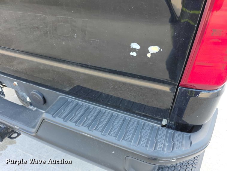 image for item FI0950 2020 Chevy Silverado 1500 Crew Cab pickup truck