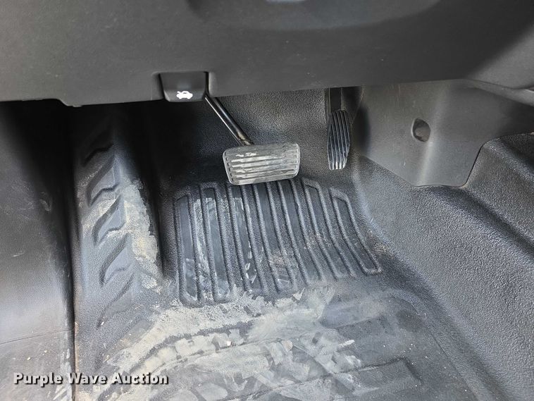 image for item FI0950 2020 Chevy Silverado 1500 Crew Cab pickup truck