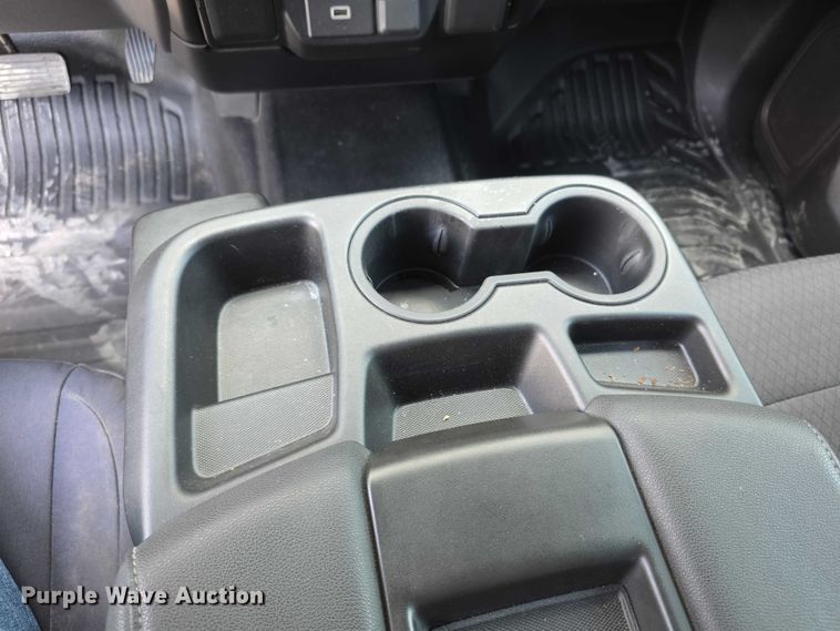 image for item FI0950 2020 Chevy Silverado 1500 Crew Cab pickup truck