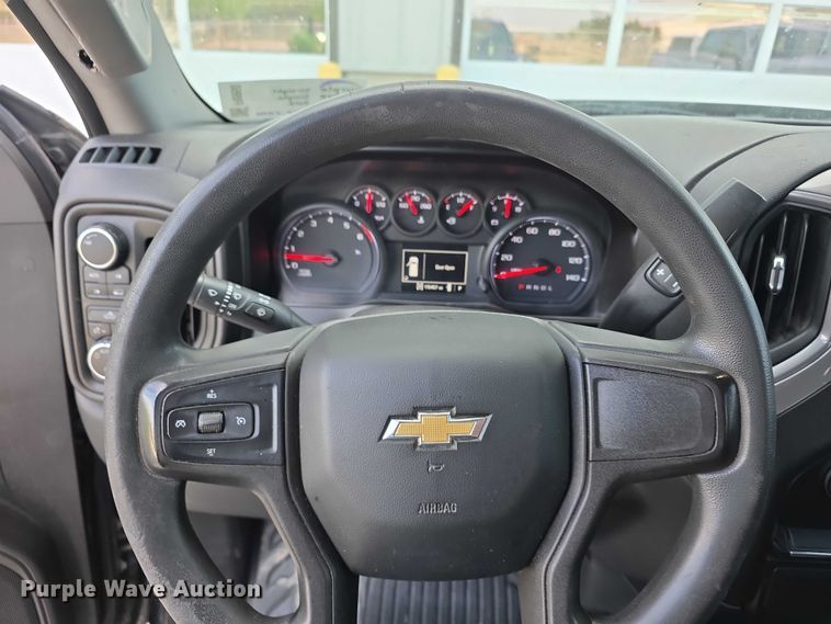 image for item FI0950 2020 Chevy Silverado 1500 Crew Cab pickup truck