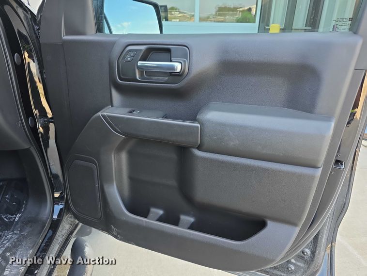image for item FI0950 2020 Chevy Silverado 1500 Crew Cab pickup truck