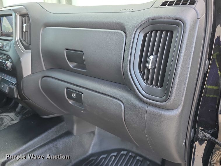 image for item FI0950 2020 Chevy Silverado 1500 Crew Cab pickup truck