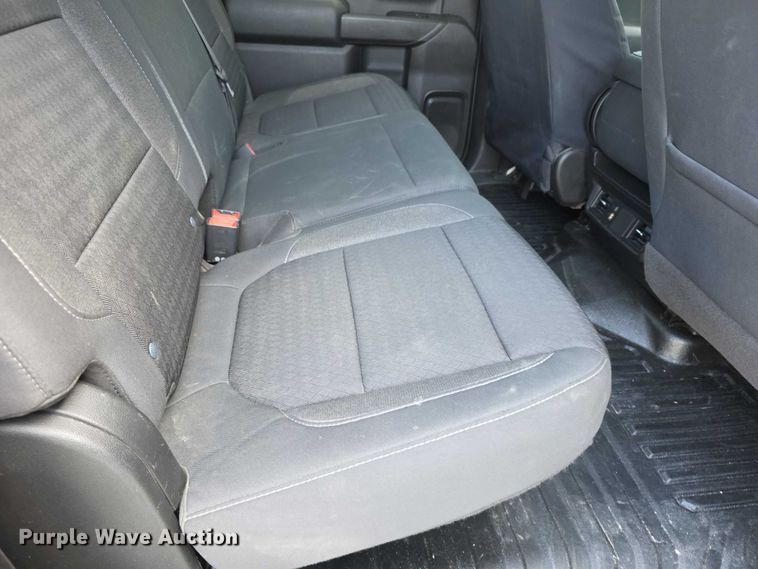 image for item FI0950 2020 Chevy Silverado 1500 Crew Cab pickup truck