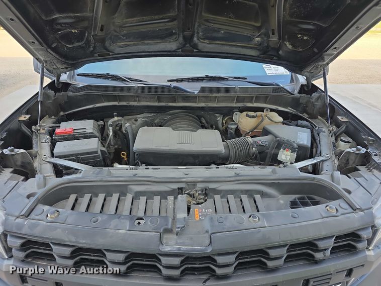 image for item FI0950 2020 Chevy Silverado 1500 Crew Cab pickup truck