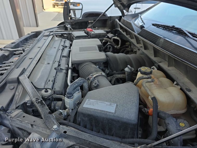 image for item FI0950 2020 Chevy Silverado 1500 Crew Cab pickup truck