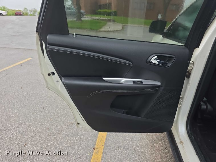 image for item FI0999 2015 Dodge Journey  SUV