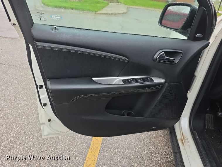 image for item FI0999 2015 Dodge Journey  SUV