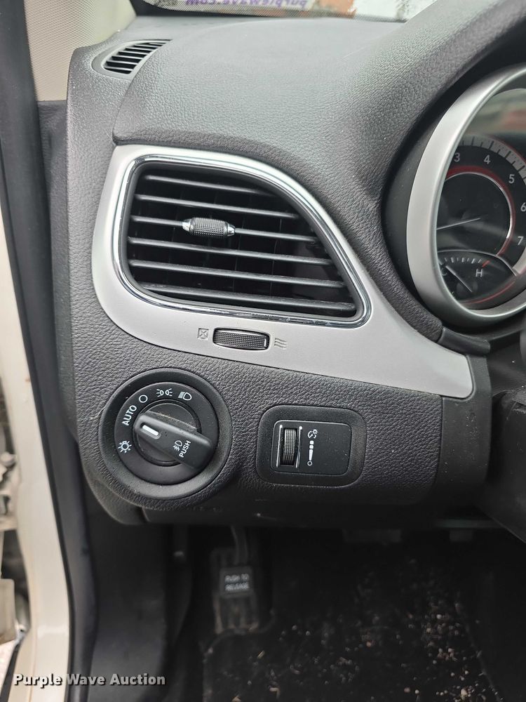 image for item FI0999 2015 Dodge Journey  SUV