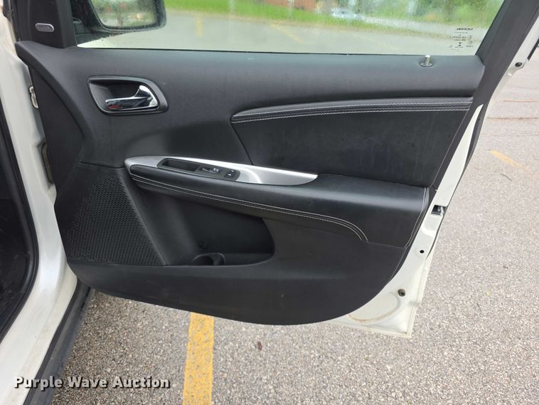 image for item FI0999 2015 Dodge Journey  SUV