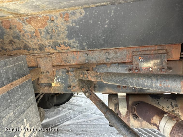 image for item FK0041 2005 Sterling LT9500 dump truck