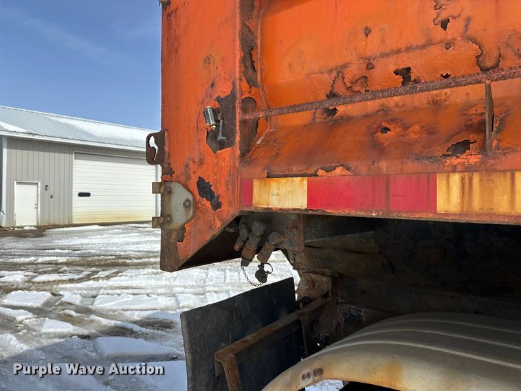 image for item FK0041 2005 Sterling LT9500 dump truck
