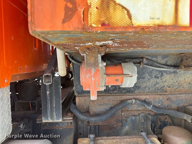 image for item FK0041 2005 Sterling LT9500 dump truck