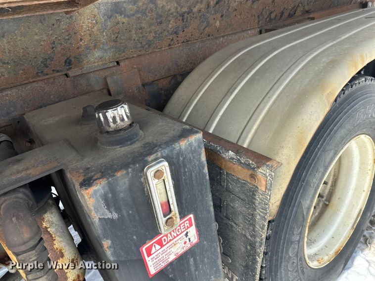 image for item FK0041 2005 Sterling LT9500 dump truck