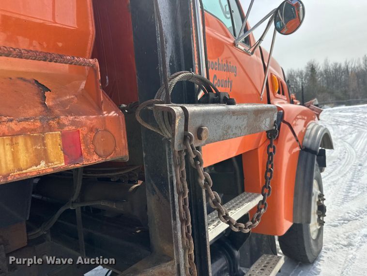 image for item FK0041 2005 Sterling LT9500 dump truck