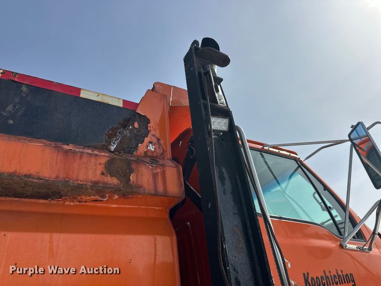 image for item FK0041 2005 Sterling LT9500 dump truck