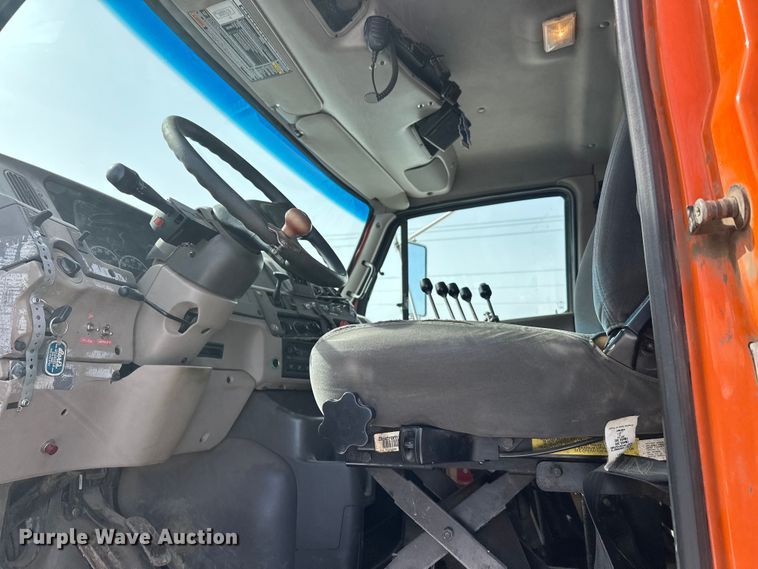 image for item FK0041 2005 Sterling LT9500 dump truck