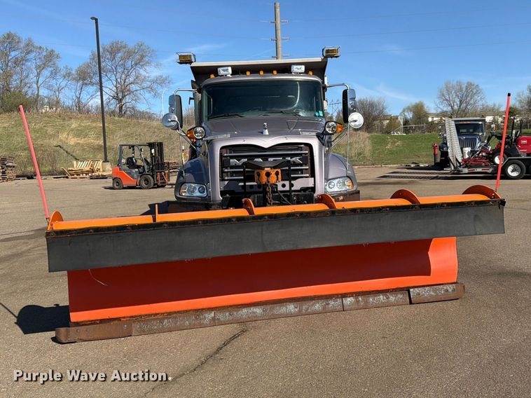 image for item FK0078 2009 Mack GU813 dump truck