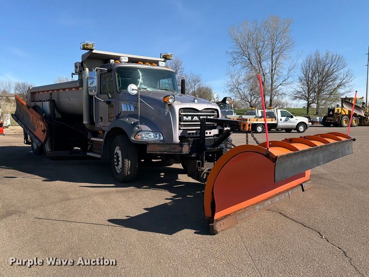 image for item FK0078 2009 Mack GU813 dump truck