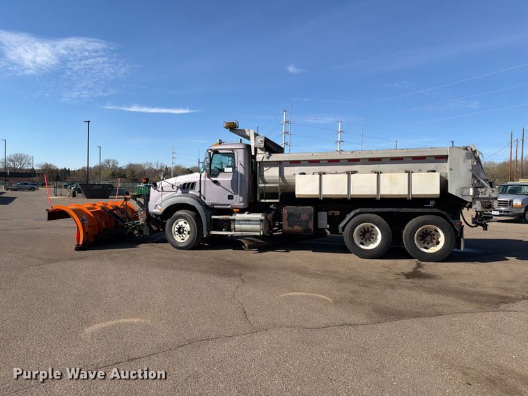 image for item FK0078 2009 Mack GU813 dump truck