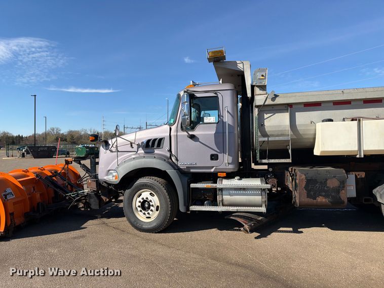 image for item FK0078 2009 Mack GU813 dump truck