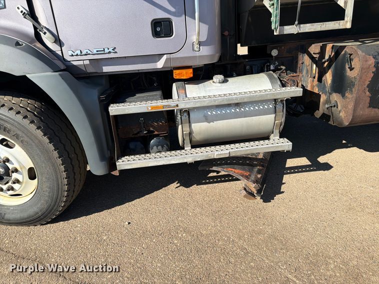 image for item FK0078 2009 Mack GU813 dump truck