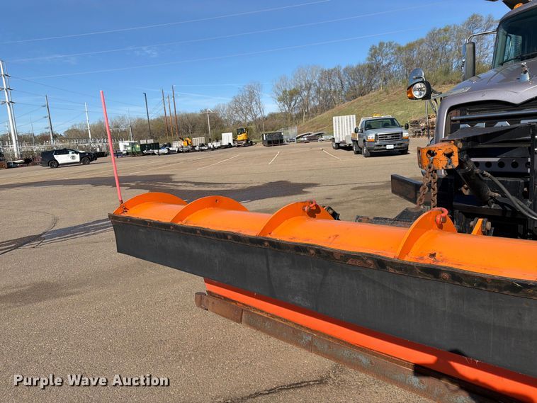 image for item FK0078 2009 Mack GU813 dump truck