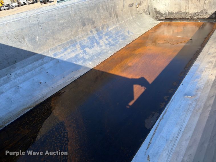 image for item FK0078 2009 Mack GU813 dump truck