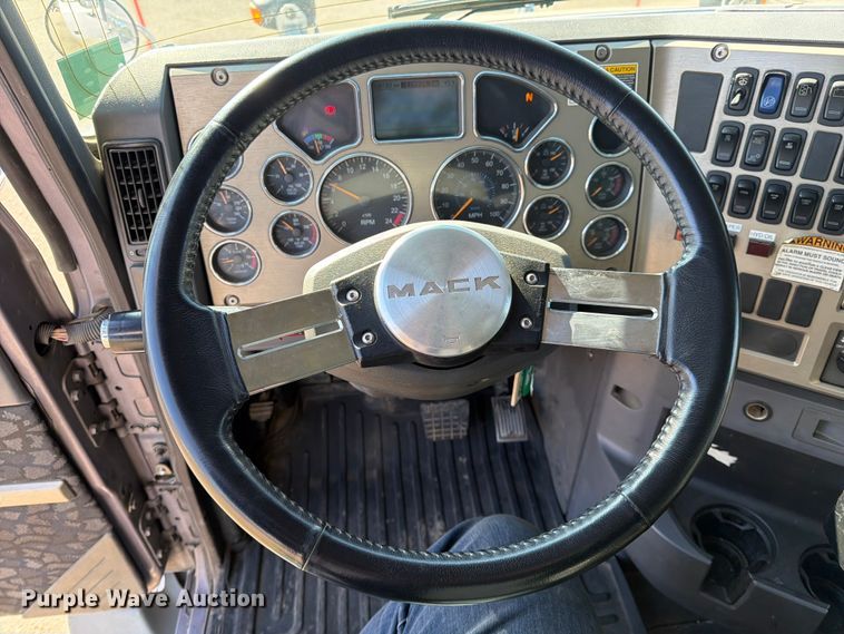 image for item FK0078 2009 Mack GU813 dump truck