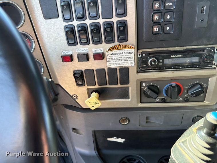 image for item FK0078 2009 Mack GU813 dump truck