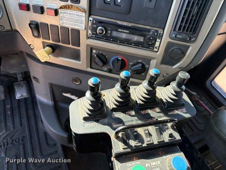 image for item FK0078 2009 Mack GU813 dump truck