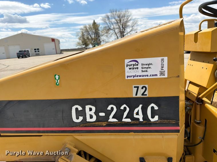 image for item FK0126 Caterpillar CB-2240 combination vibratory roller
