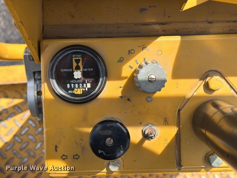 image for item FK0126 Caterpillar CB-2240 combination vibratory roller