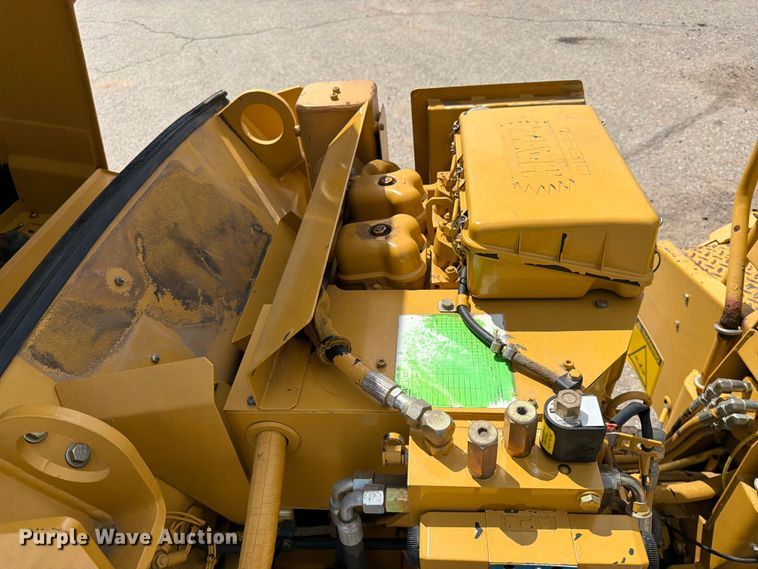 image for item FK0126 Caterpillar CB-2240 combination vibratory roller