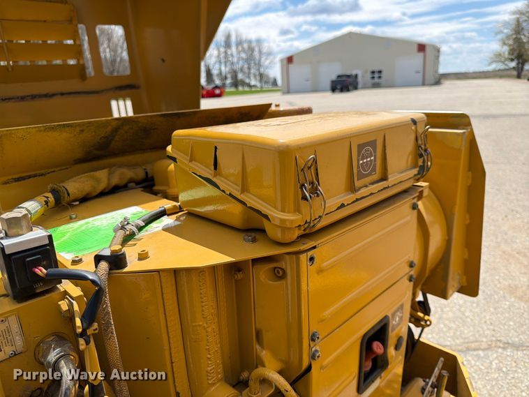 image for item FK0126 Caterpillar CB-2240 combination vibratory roller