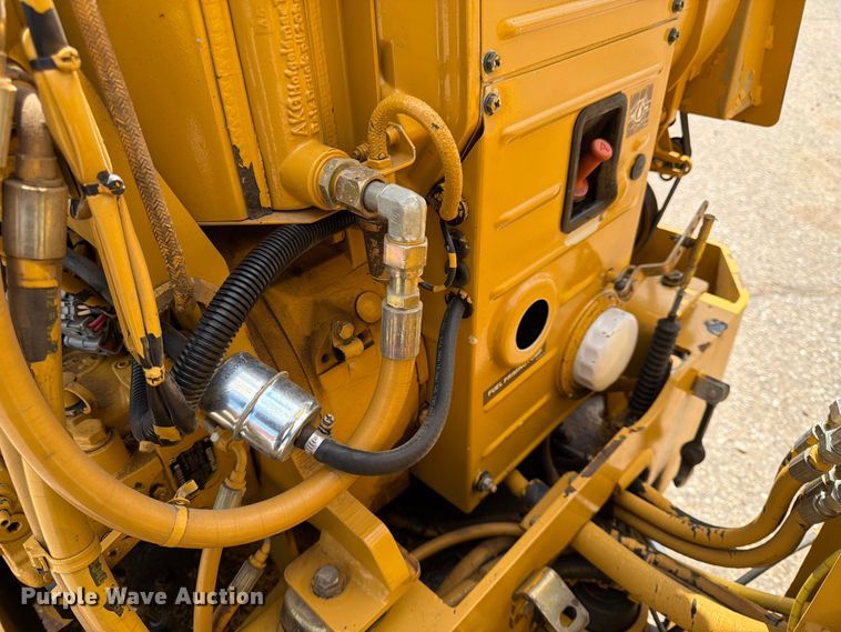 image for item FK0126 Caterpillar CB-2240 combination vibratory roller