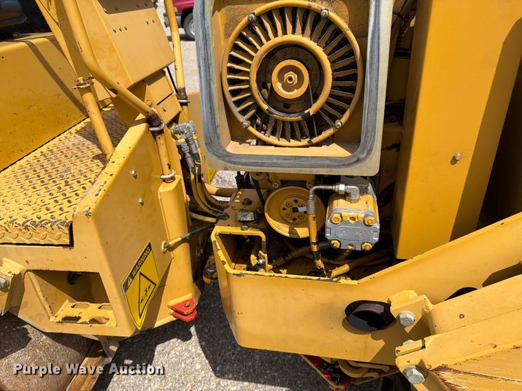 image for item FK0126 Caterpillar CB-2240 combination vibratory roller