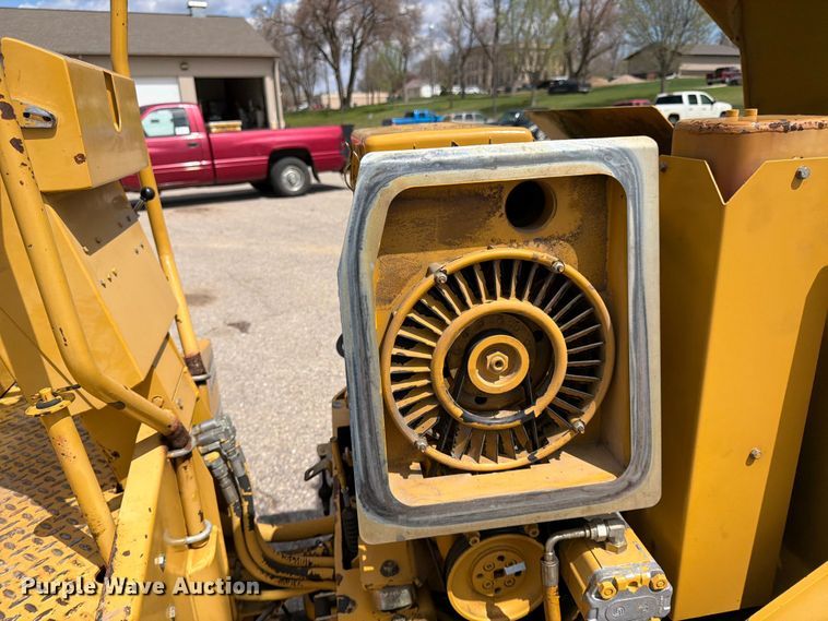 image for item FK0126 Caterpillar CB-2240 combination vibratory roller