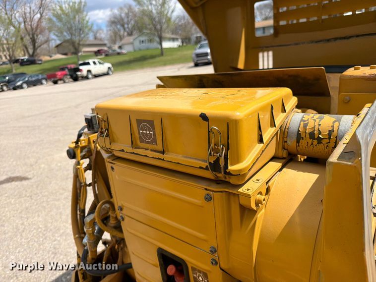 image for item FK0126 Caterpillar CB-2240 combination vibratory roller