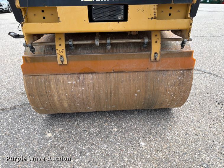 image for item FK0126 Caterpillar CB-2240 combination vibratory roller