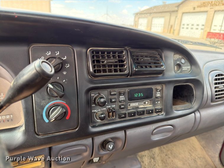 image for item FK0127 1999 Dodge Ram 2500 pickup truck