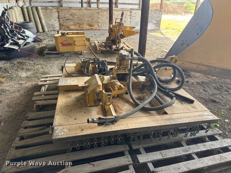 image for item MX9106 Tiger side boom rotary mower