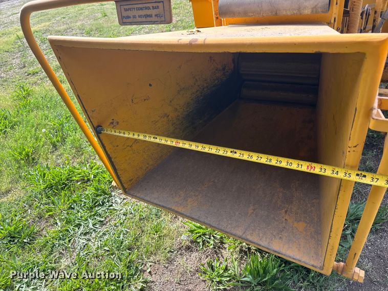 image for item MX9107 1999 Bandit 200+ wood chipper