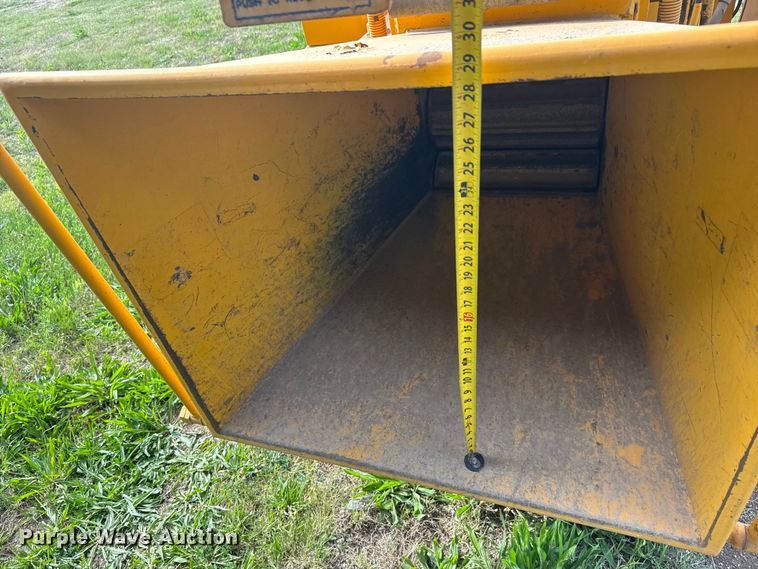 image for item MX9107 1999 Bandit 200+ wood chipper