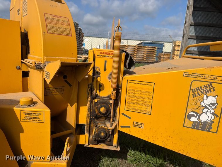 image for item MX9107 1999 Bandit 200+ wood chipper