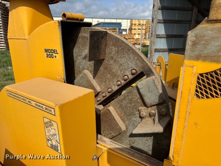 image for item MX9107 1999 Bandit 200+ wood chipper