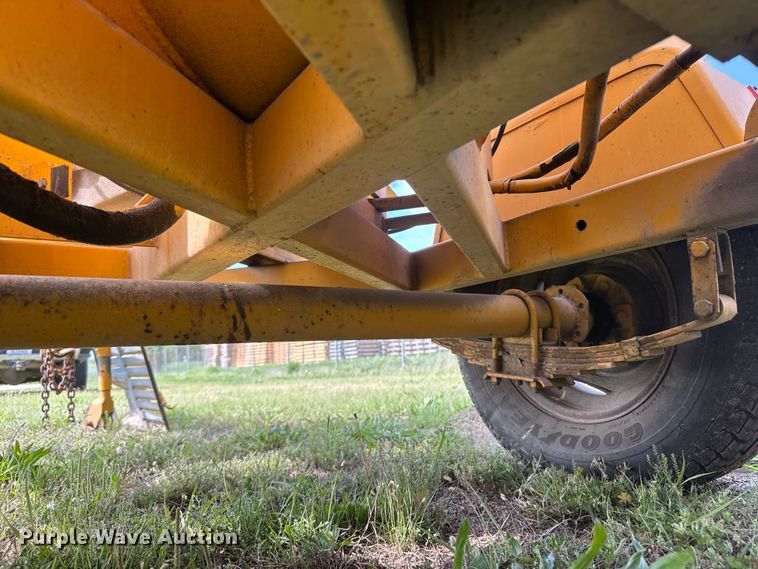 image for item MX9107 1999 Bandit 200+ wood chipper